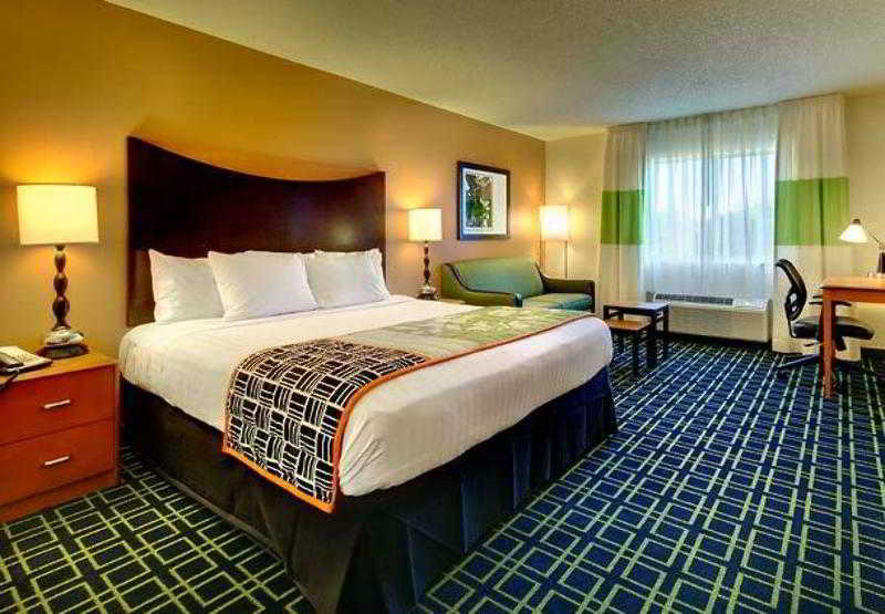 Fairfield Inn And Suites St Petersburg Clearwater Pinellas Park Δωμάτιο φωτογραφία